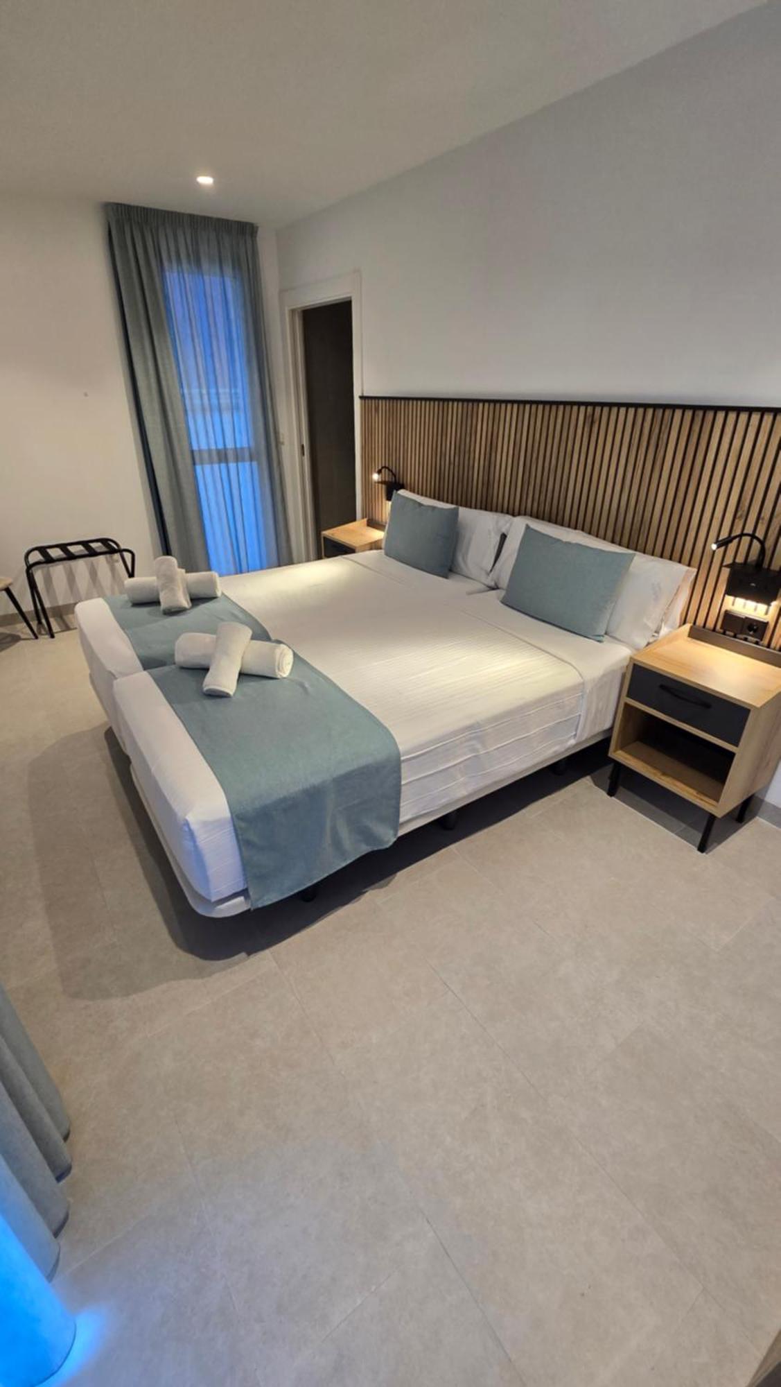 Hostal Rambla 24 By Holihome Alicante Exterior photo