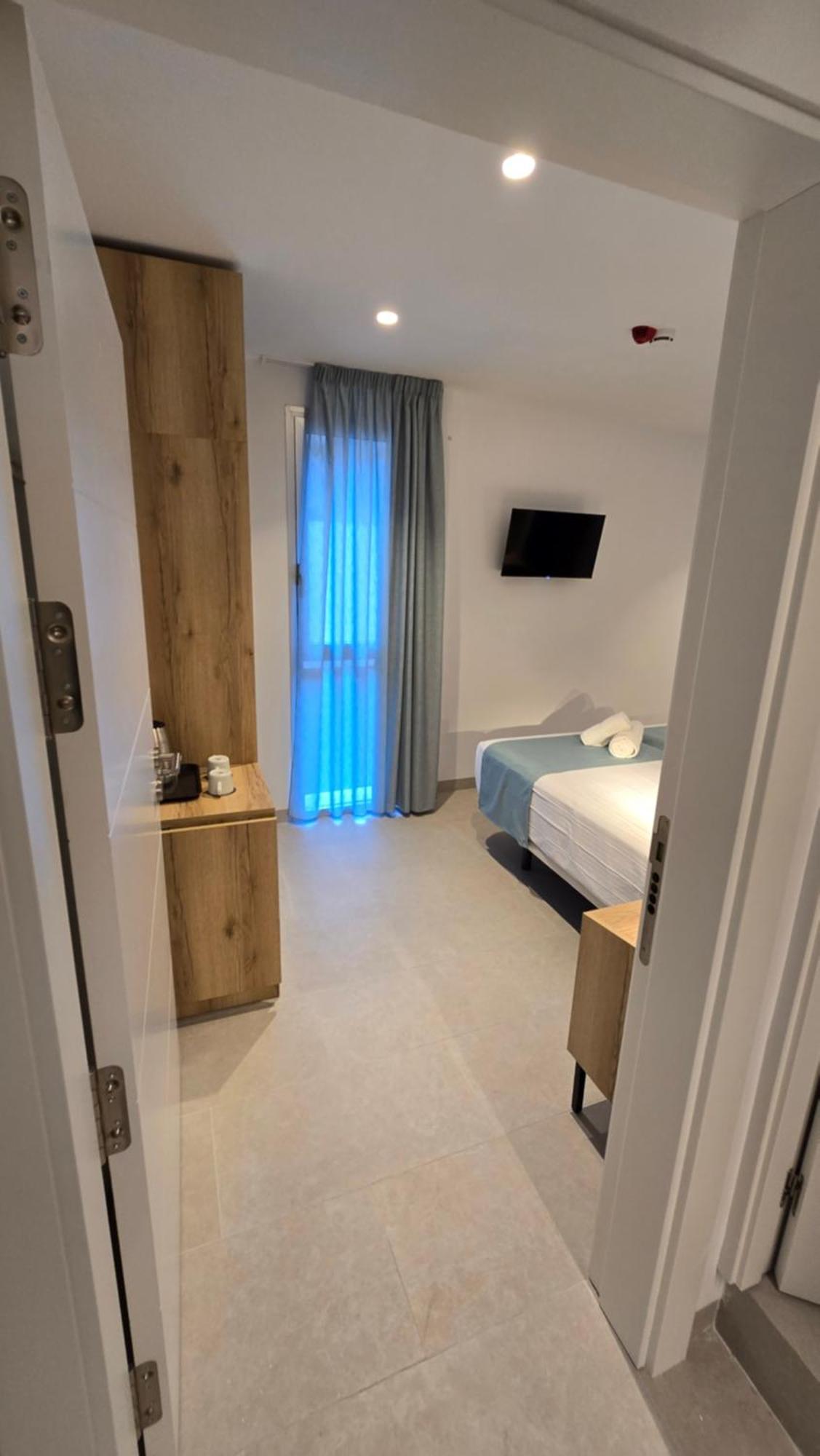 Hostal Rambla 24 By Holihome Alicante Exterior photo